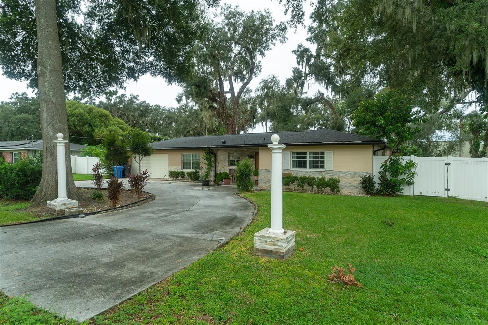 702 COULTER PL — photo 4