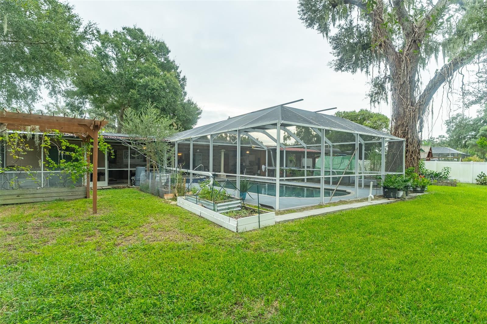 702 COULTER PL — photo 25