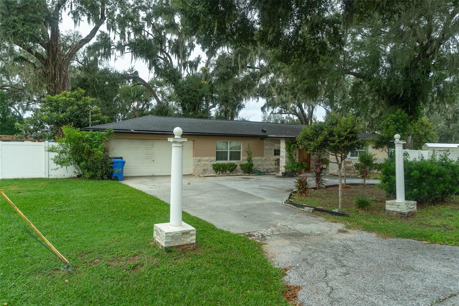 702 COULTER PL — photo 3