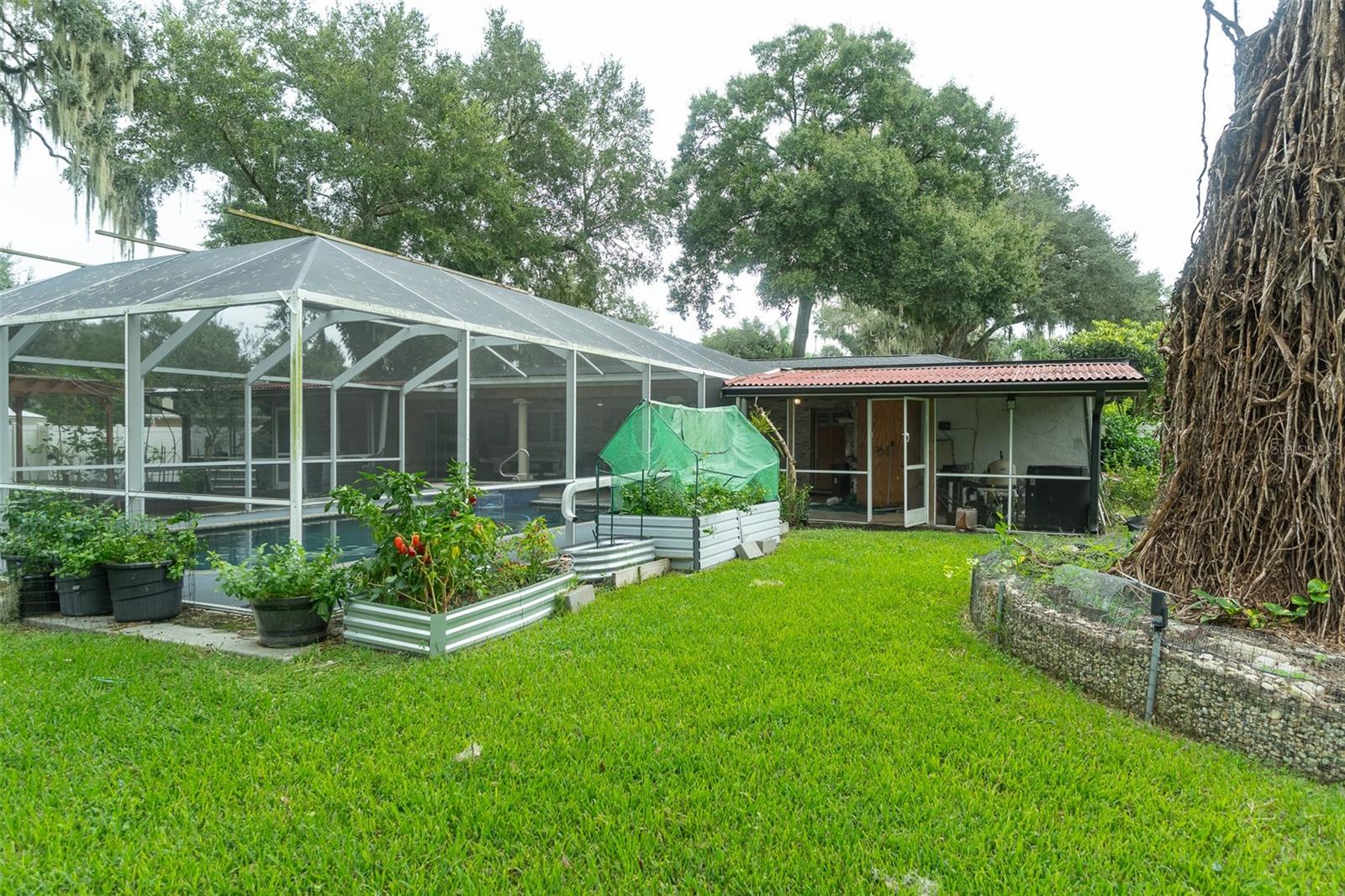 702 COULTER PL — photo 26