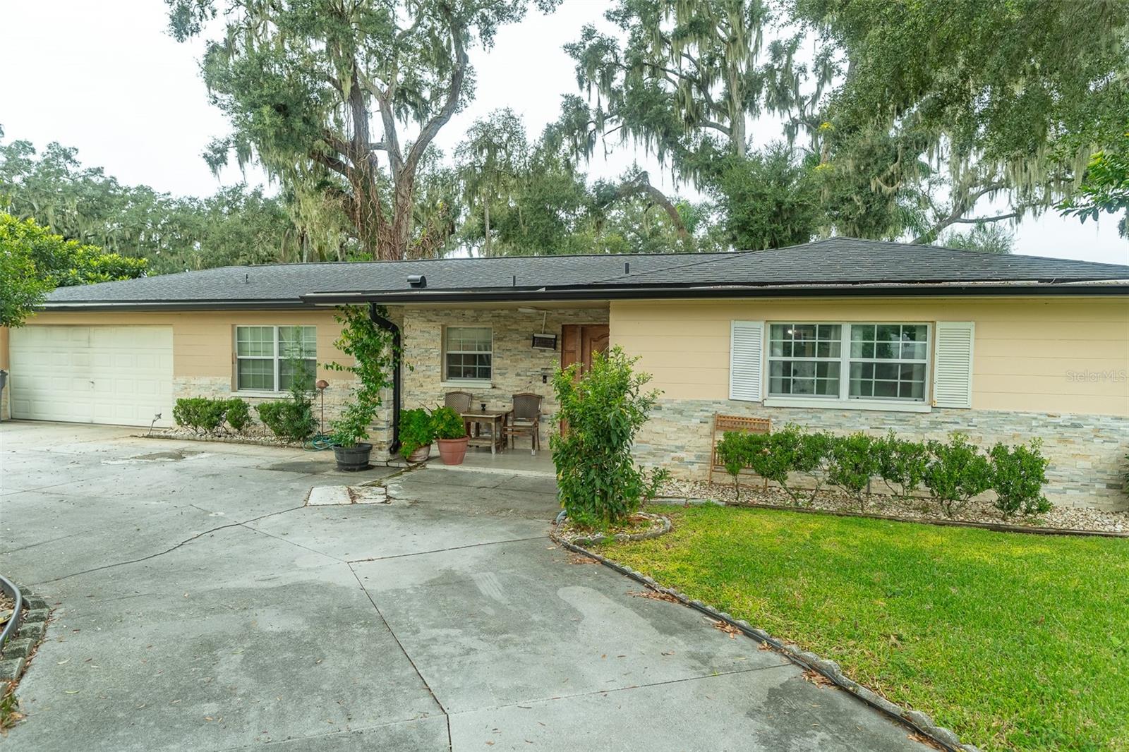 702 COULTER PL — photo 2