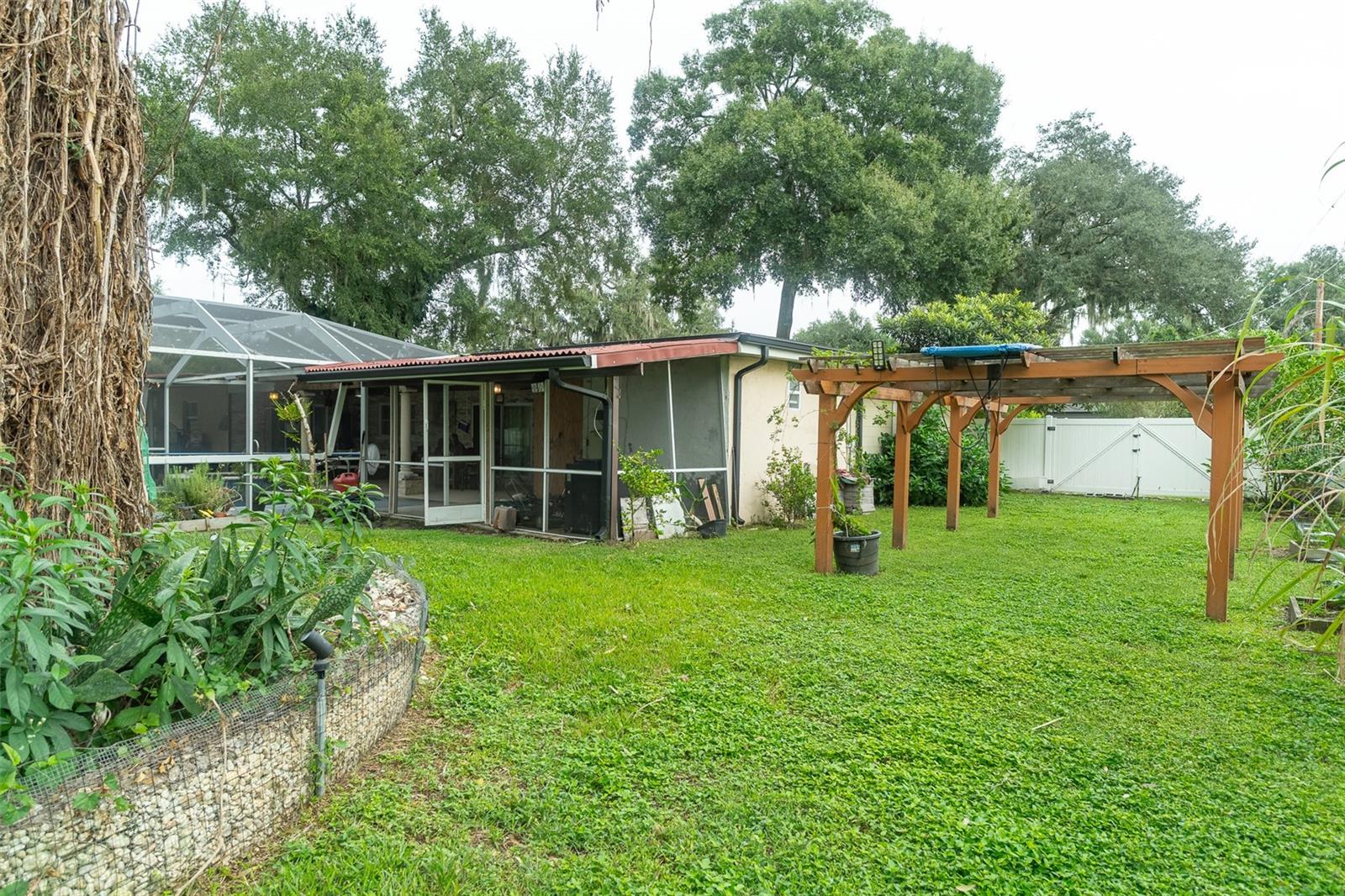 702 COULTER PL — photo 24