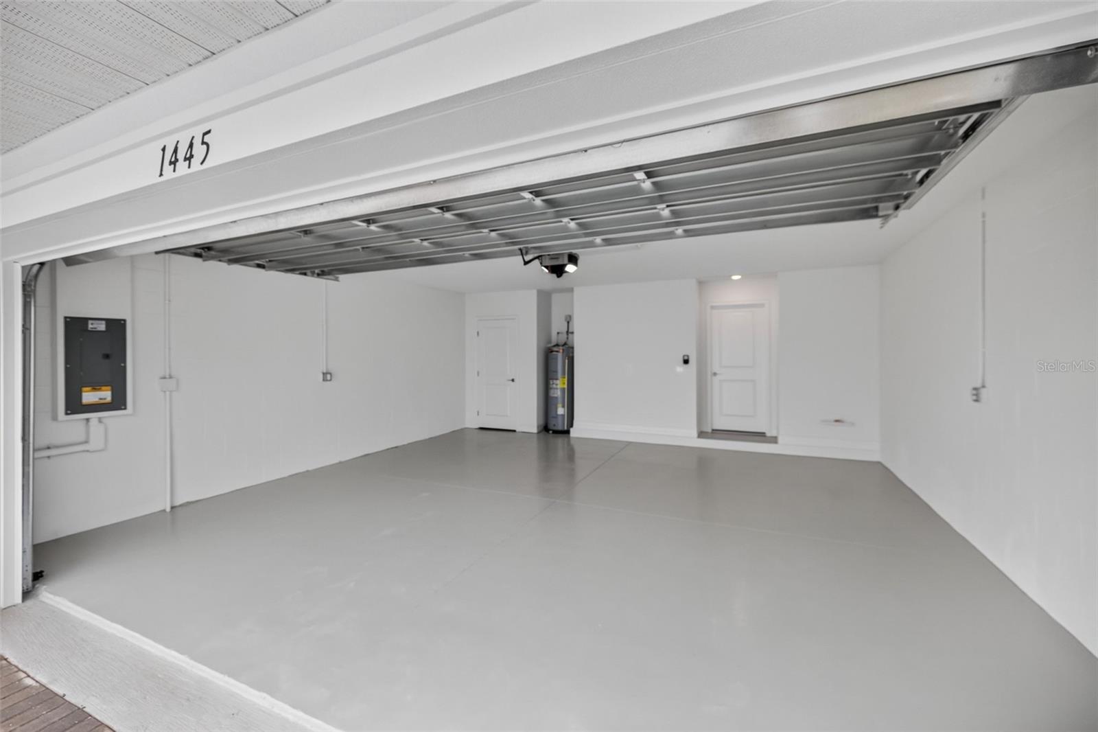 1445 WEST CHESTNUT ST — photo 28