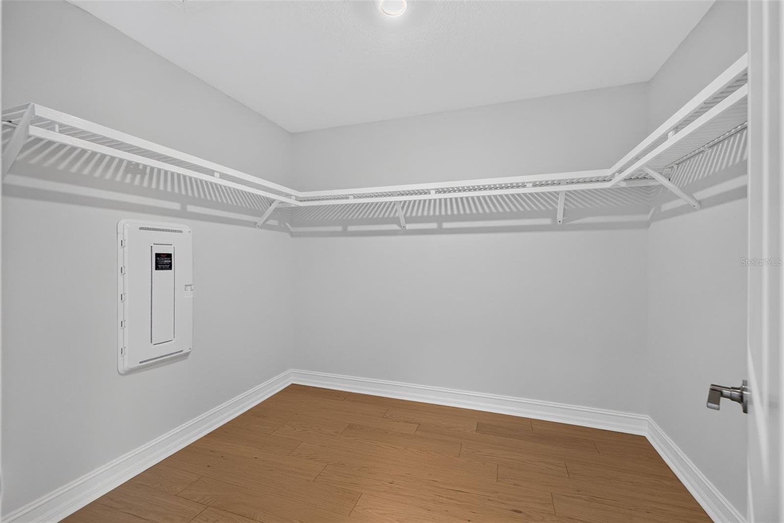 1445 WEST CHESTNUT ST — photo 21