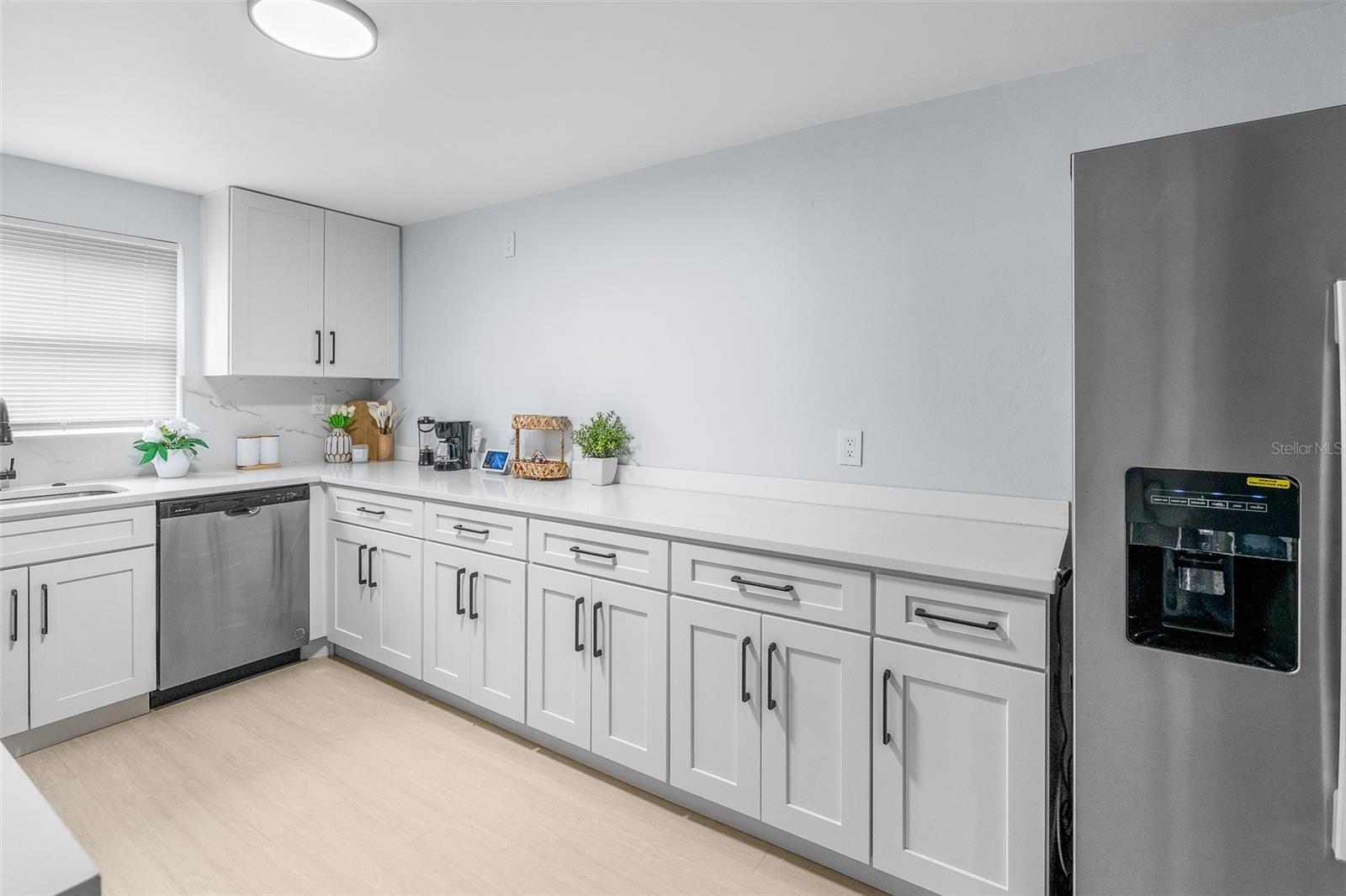 1539 DARTMOUTH DR — photo 24