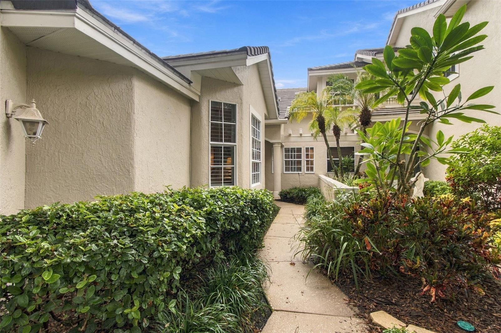 435 DATE PALM CT NE — photo 2