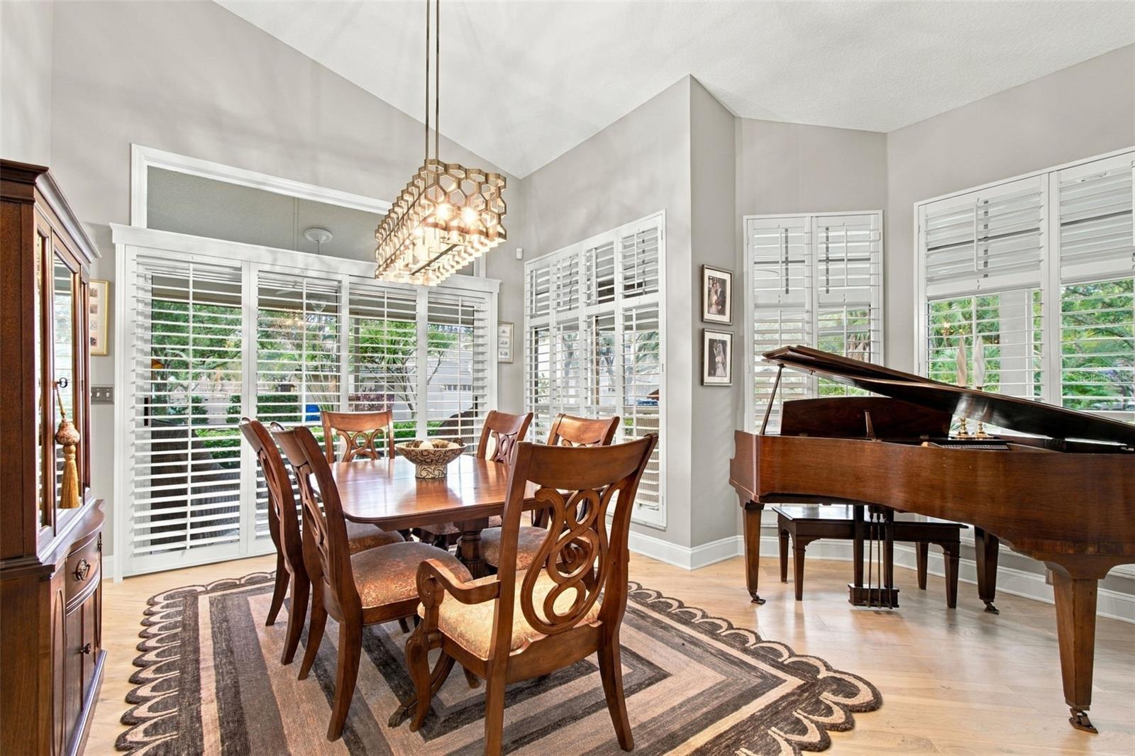 435 DATE PALM CT NE — photo 9