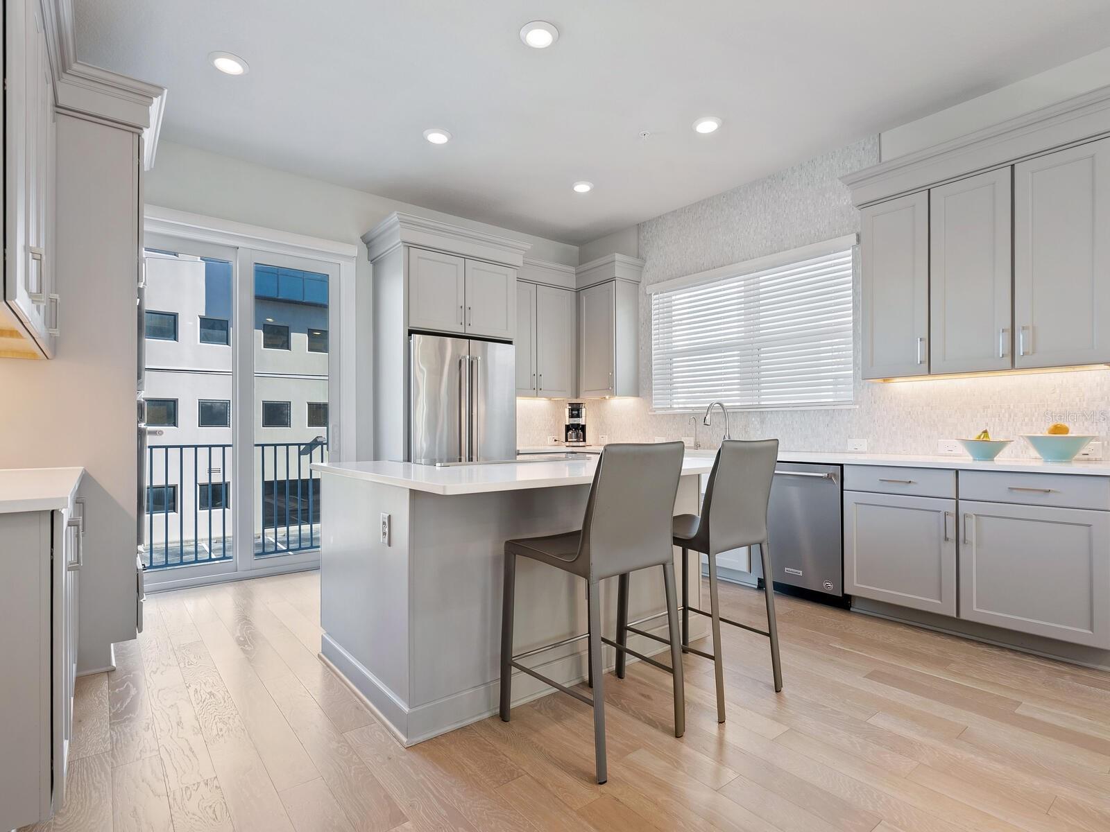 508 LAUREL PARK DR — photo 11