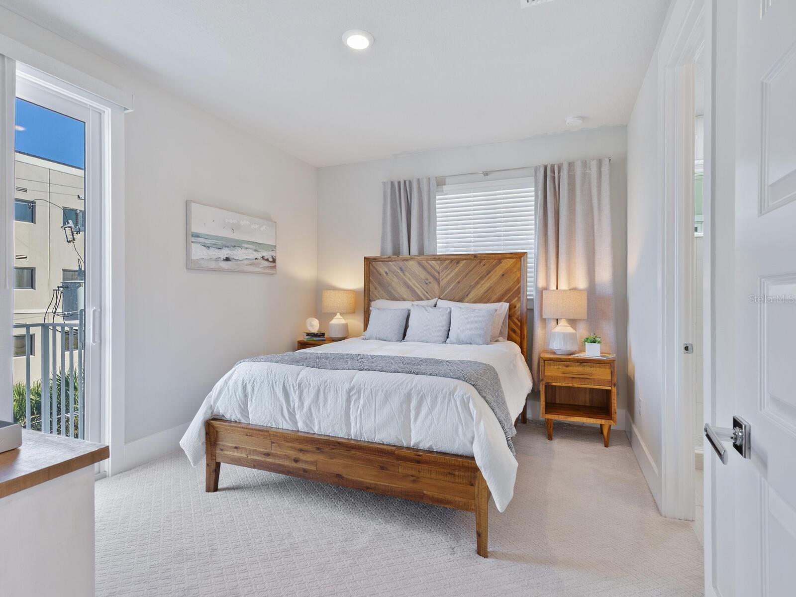 508 LAUREL PARK DR — photo 25