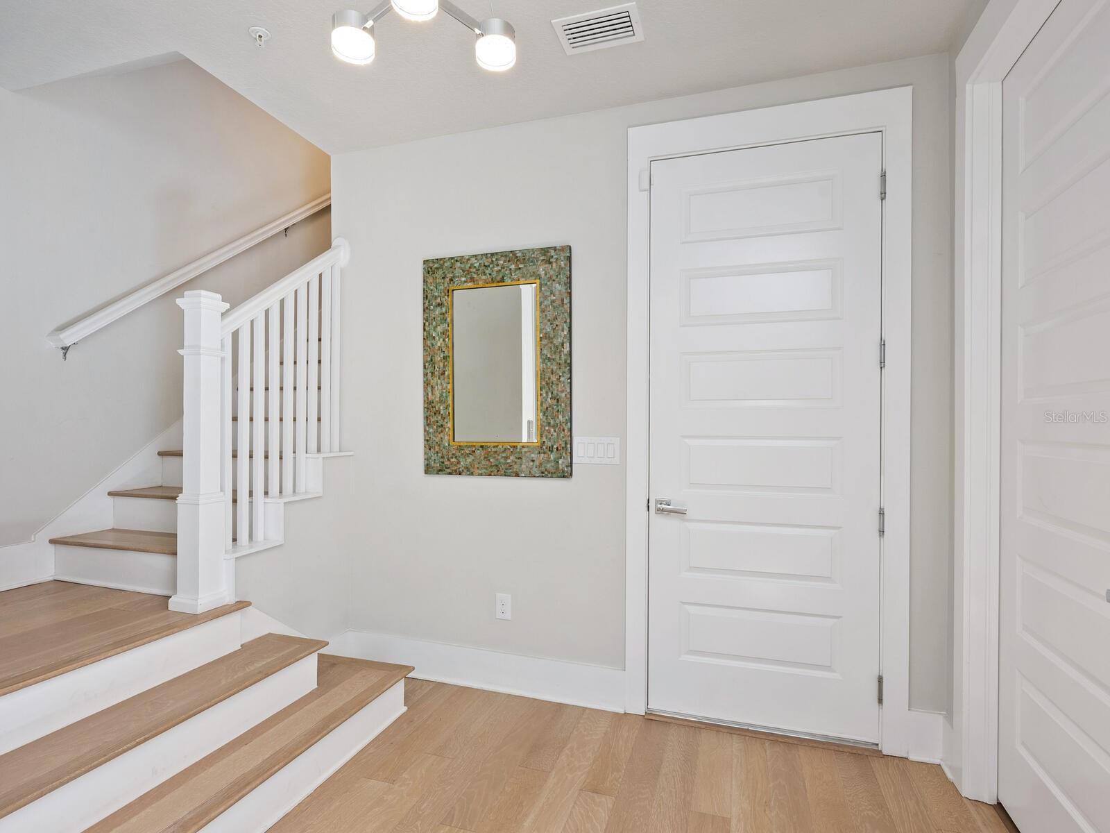 508 LAUREL PARK DR — photo 5