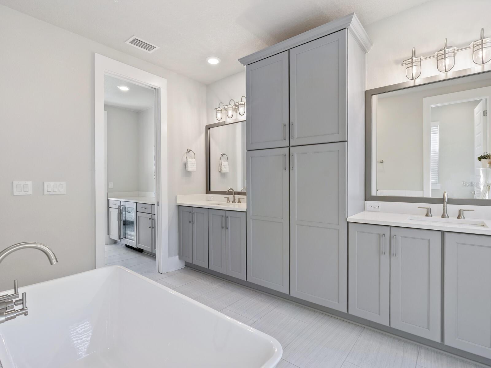 508 LAUREL PARK DR — photo 24