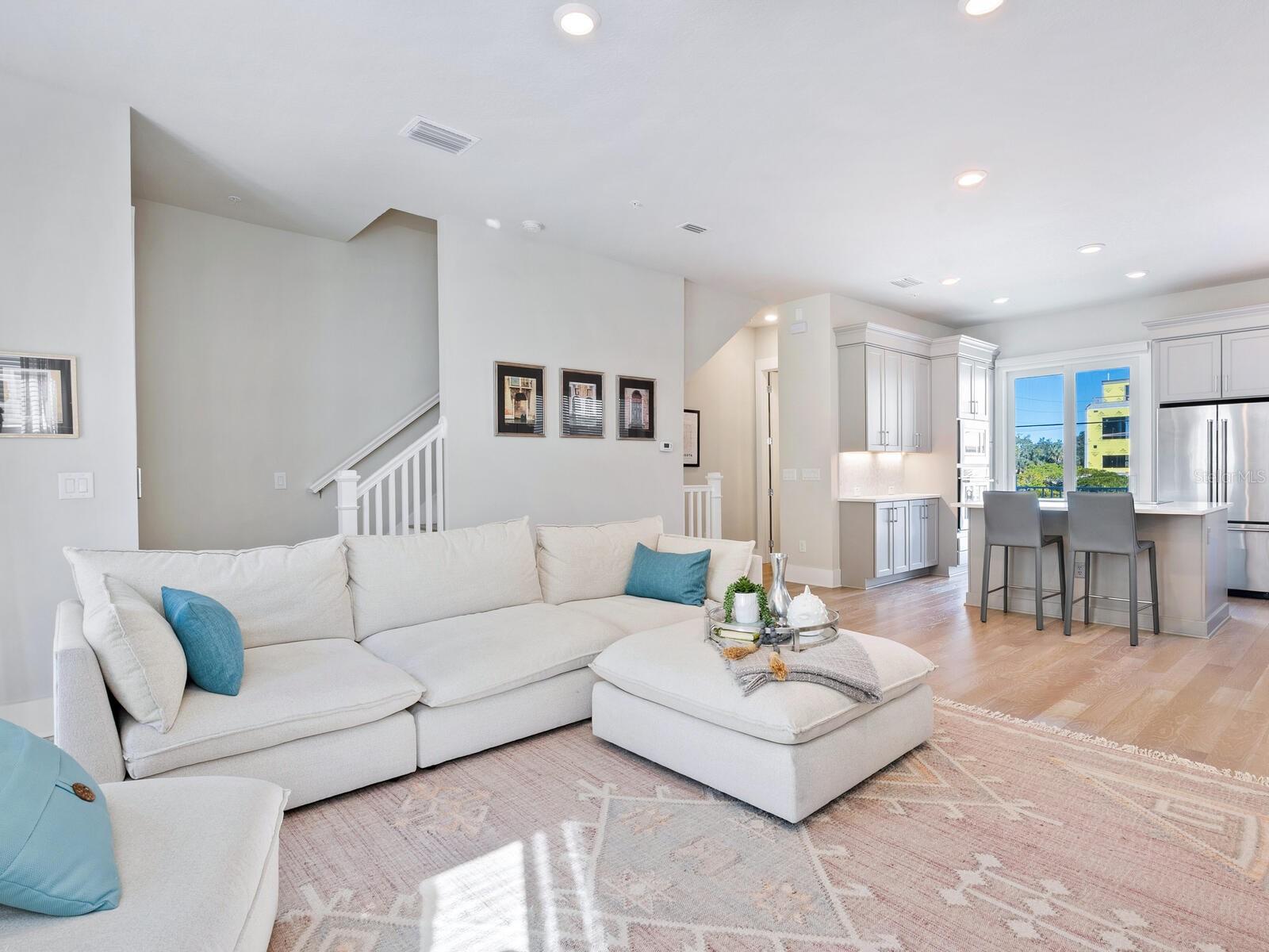 508 LAUREL PARK DR — photo 10