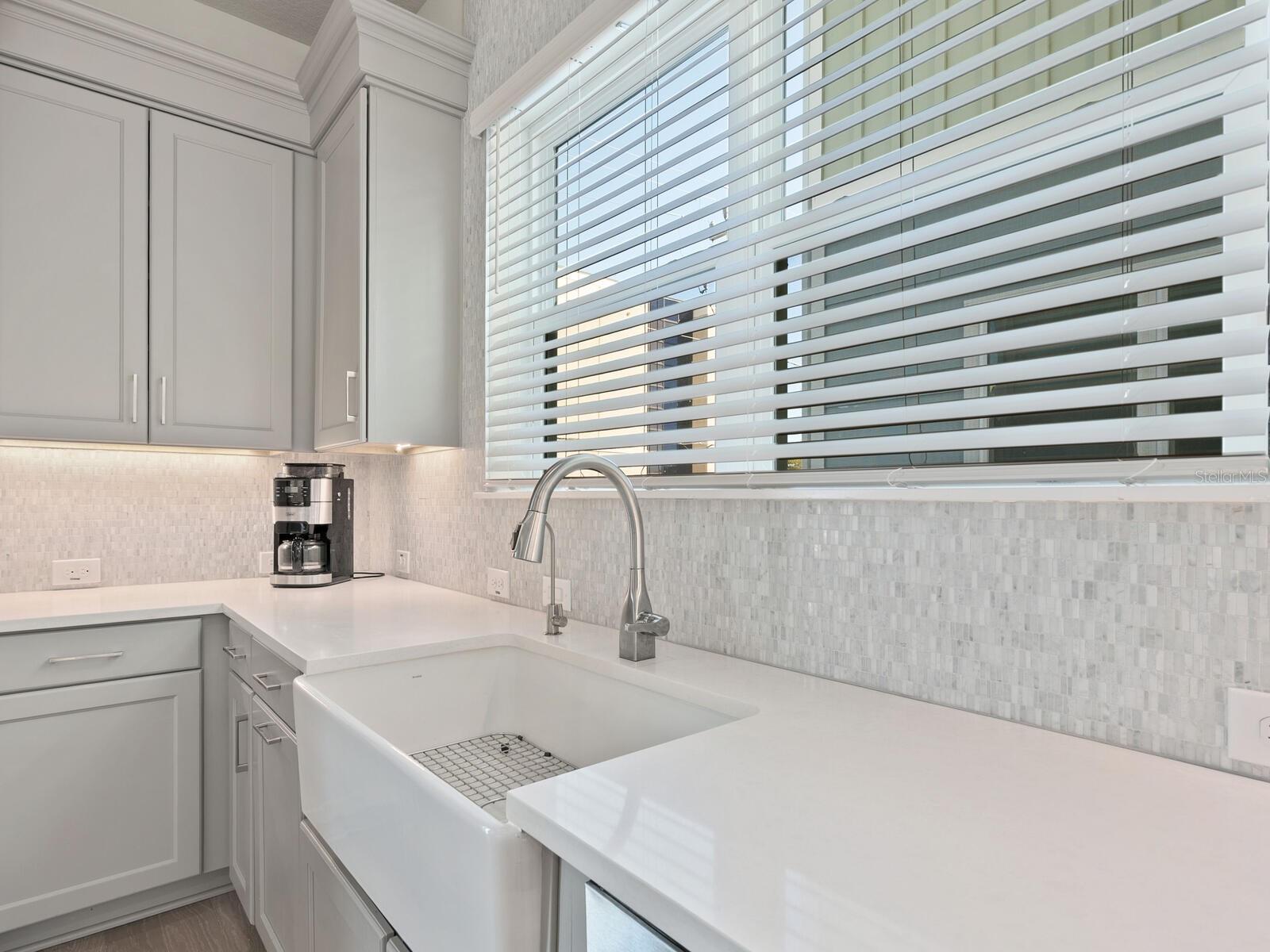 508 LAUREL PARK DR — photo 14