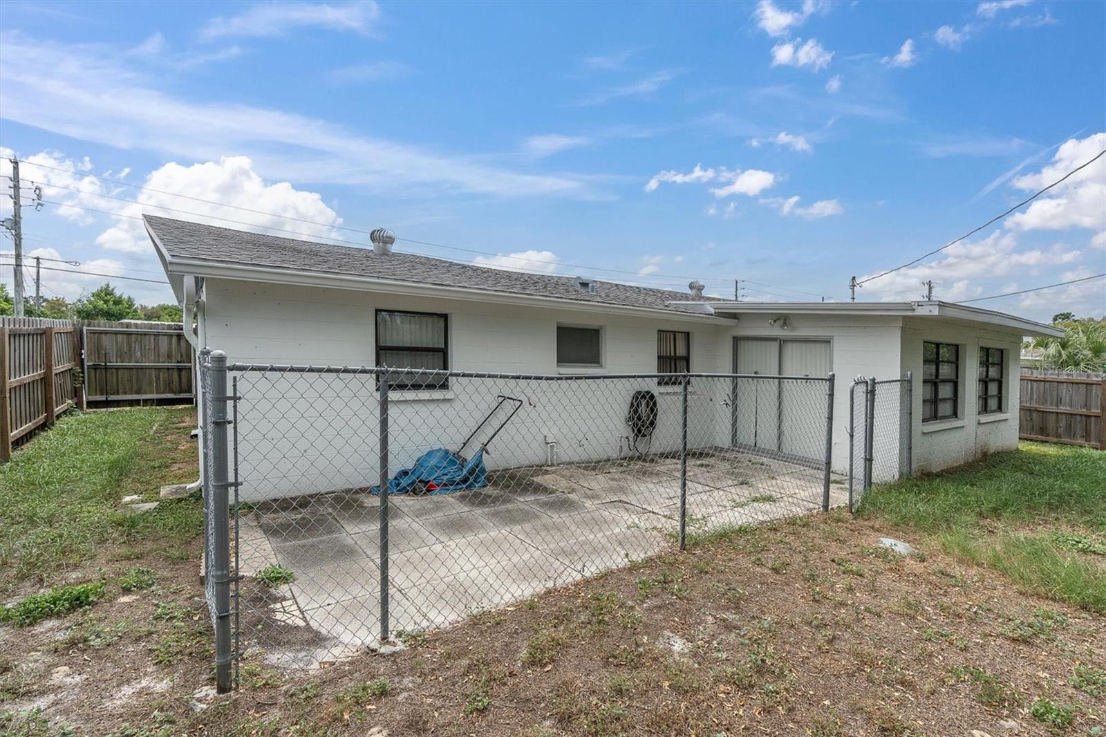 4223 MOOG RD — photo 23