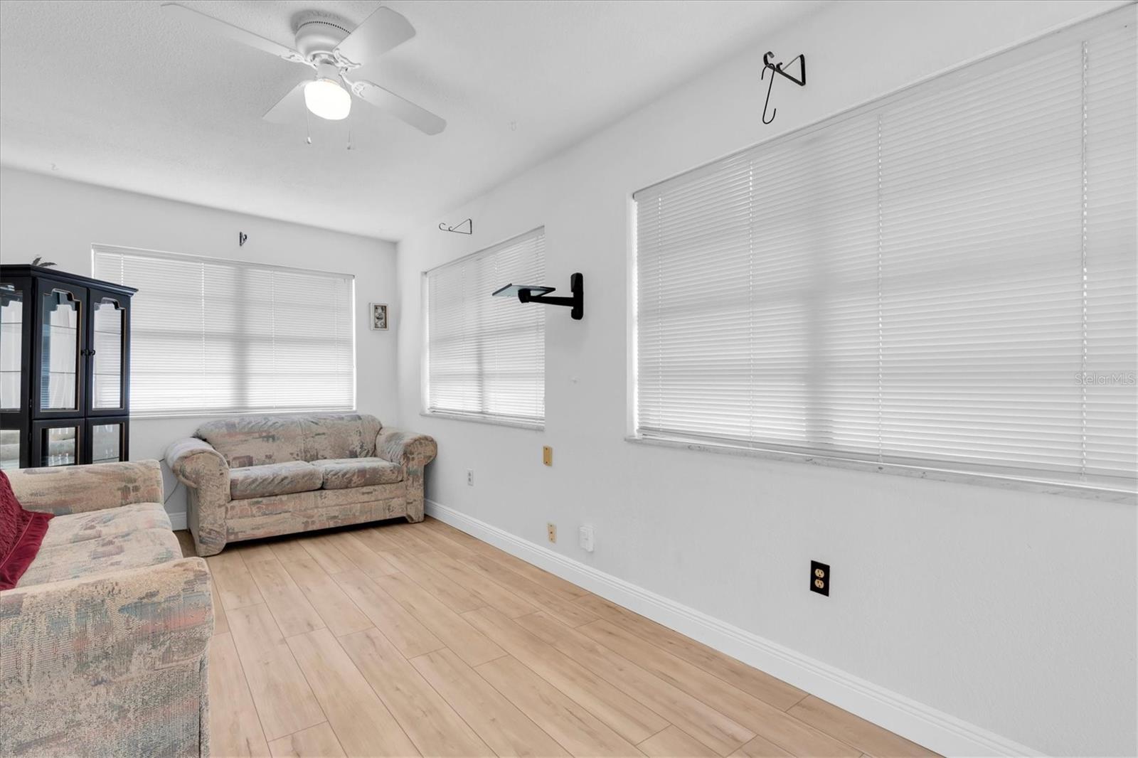 4223 MOOG RD — photo 9