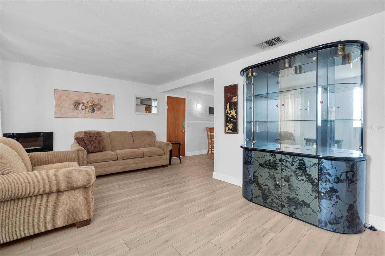 4223 MOOG RD — photo 3