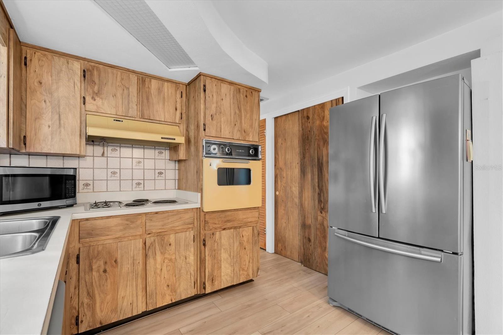 4223 MOOG RD — photo 7
