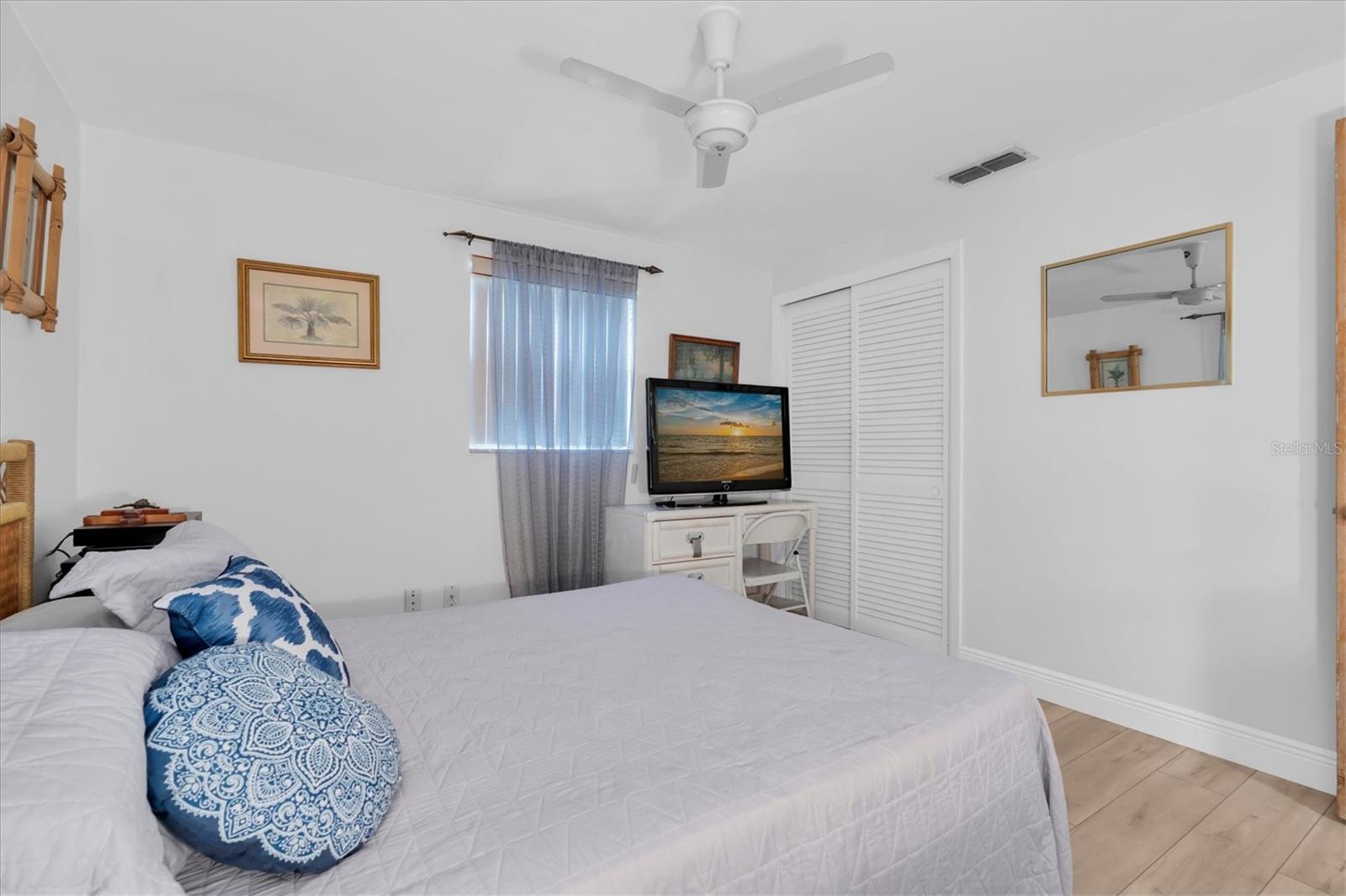 4223 MOOG RD — photo 17