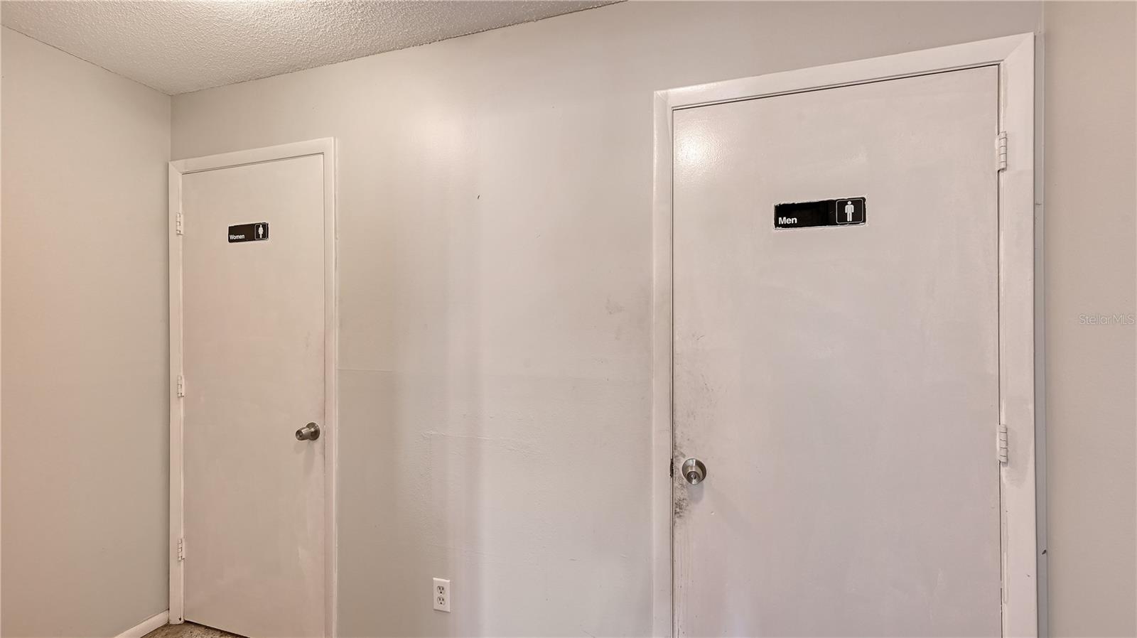 4576 SAMUEL ST — photo 27