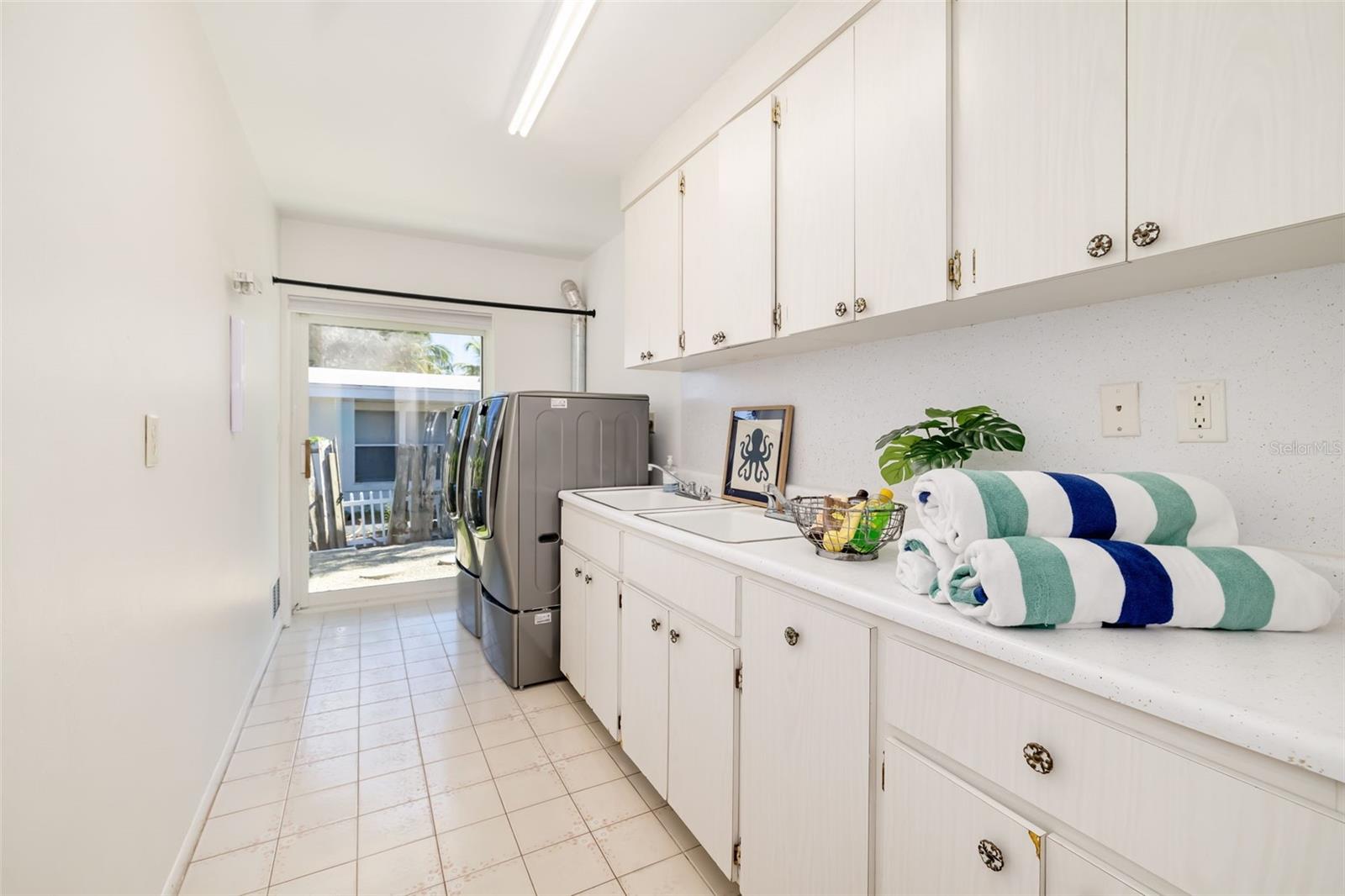5456 AZURE WAY — photo 33