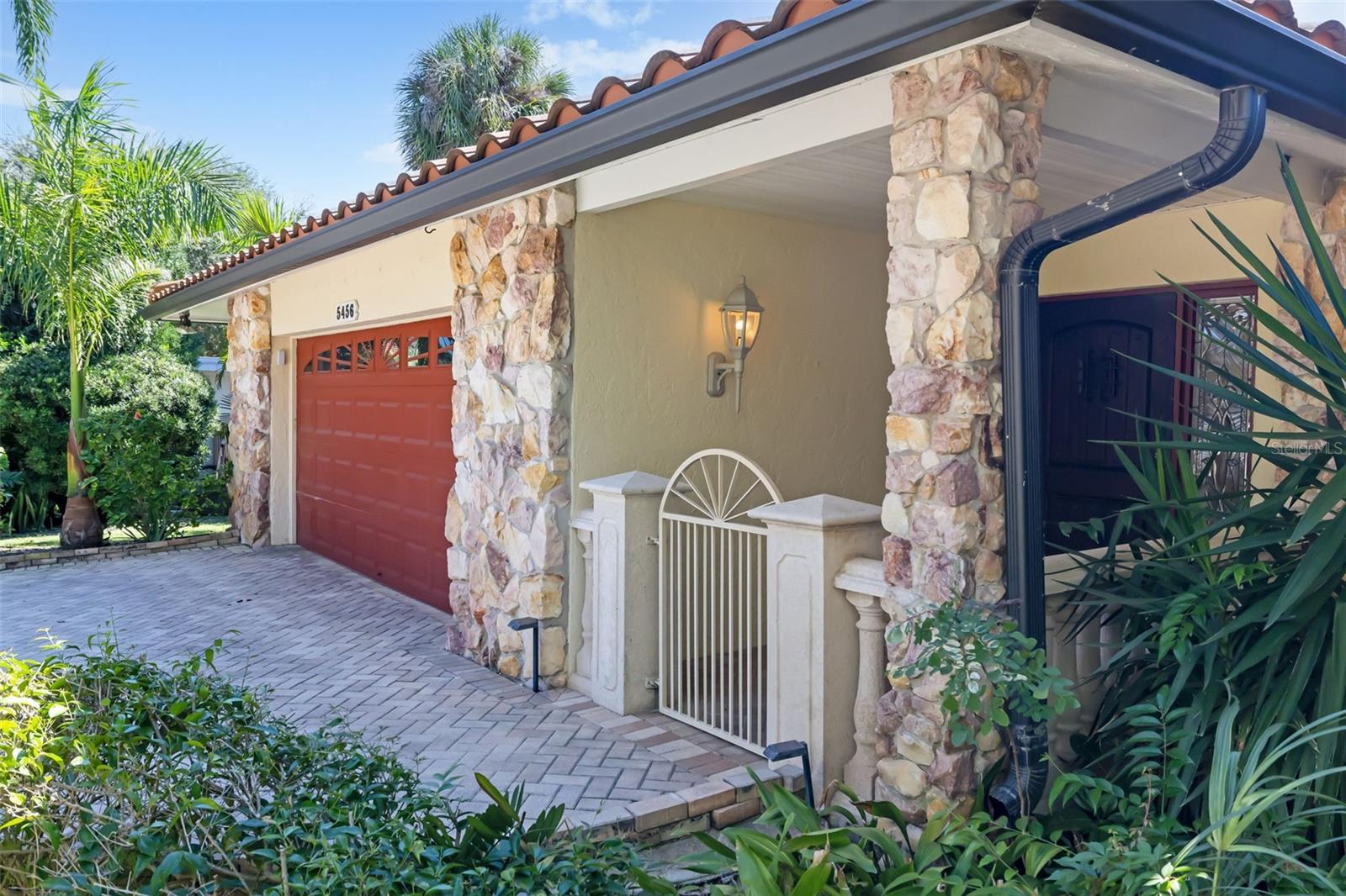 5456 AZURE WAY — photo 4