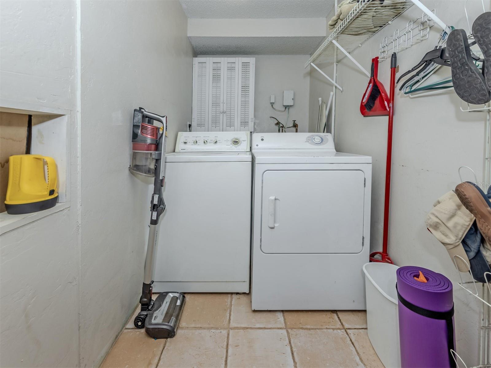 990 FLORENCE ST — photo 18