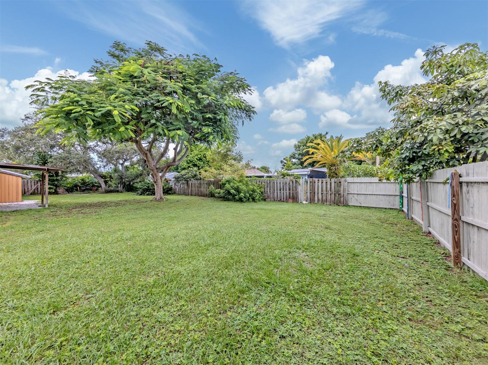 990 FLORENCE ST — photo 26