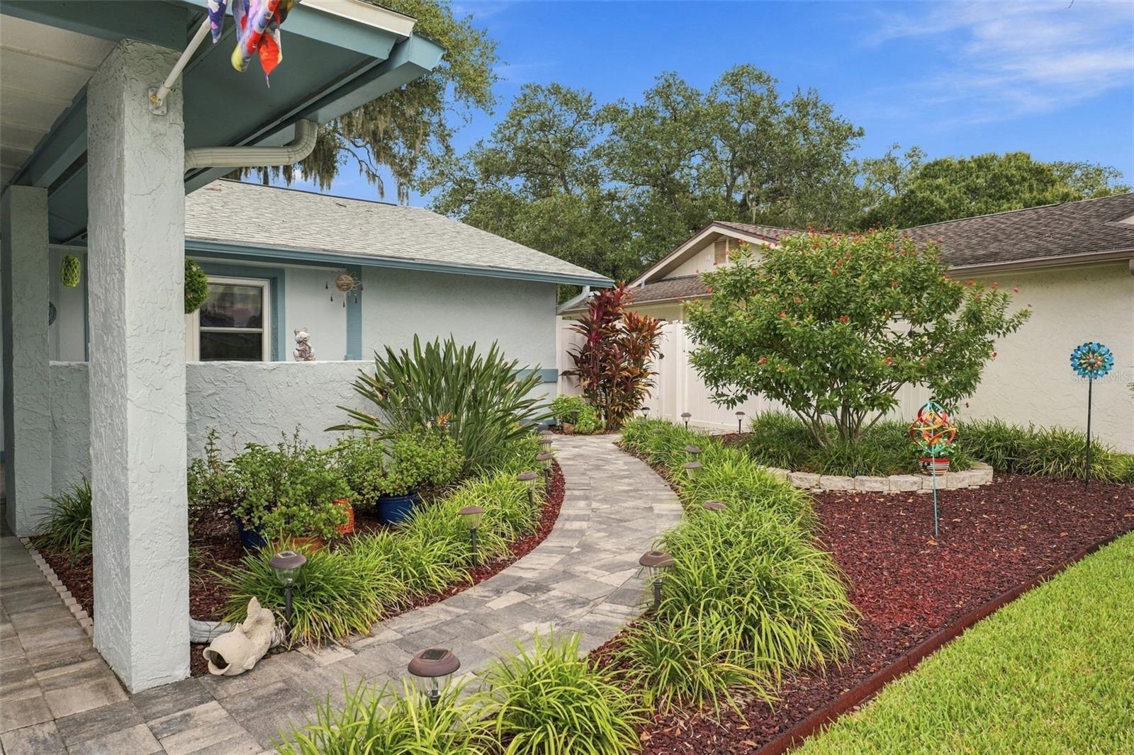 6841 CIRCLECREEK DR — photo 2