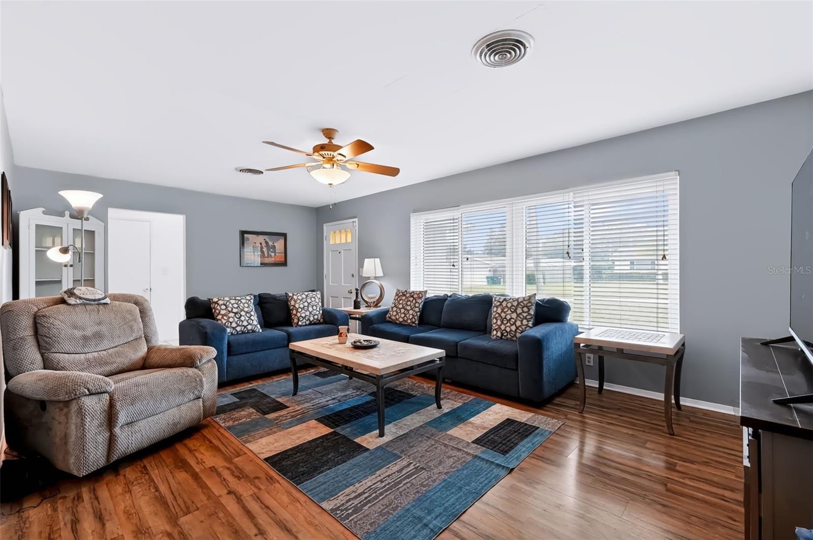 1491 HUNT LN — photo 2
