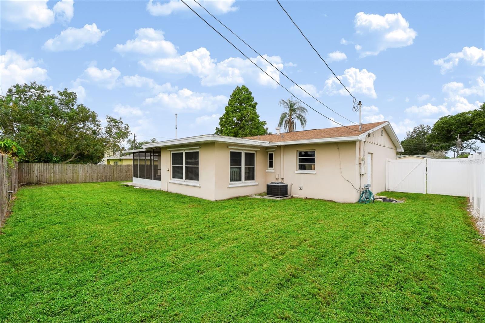 1491 HUNT LN — photo 5