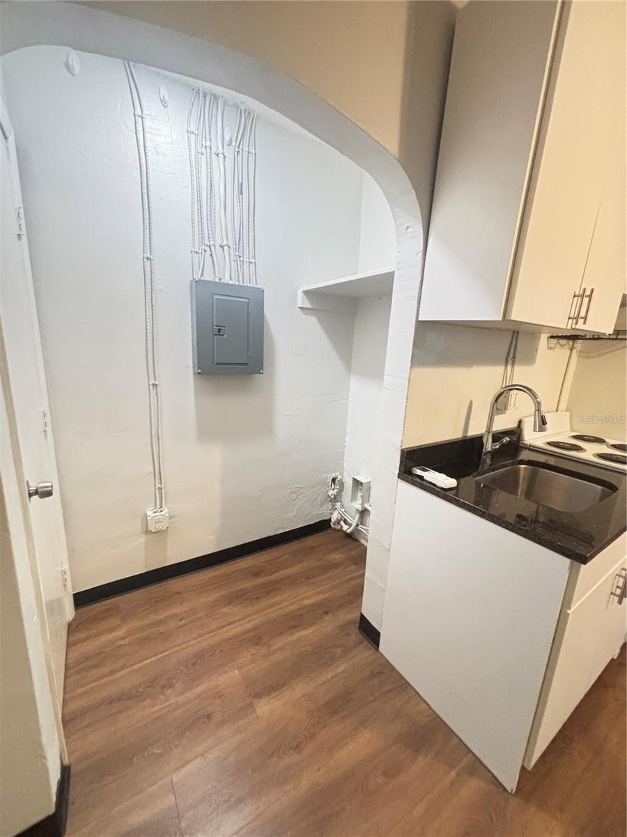 707 ROSERY RD NW #6 — photo 6