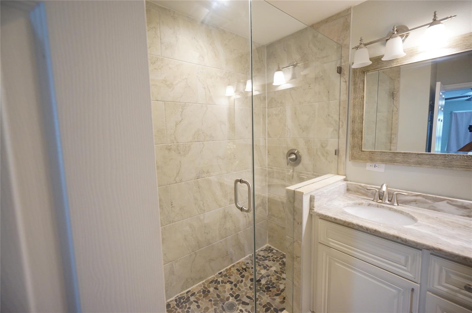 4411 W LEILA AVE — photo 9