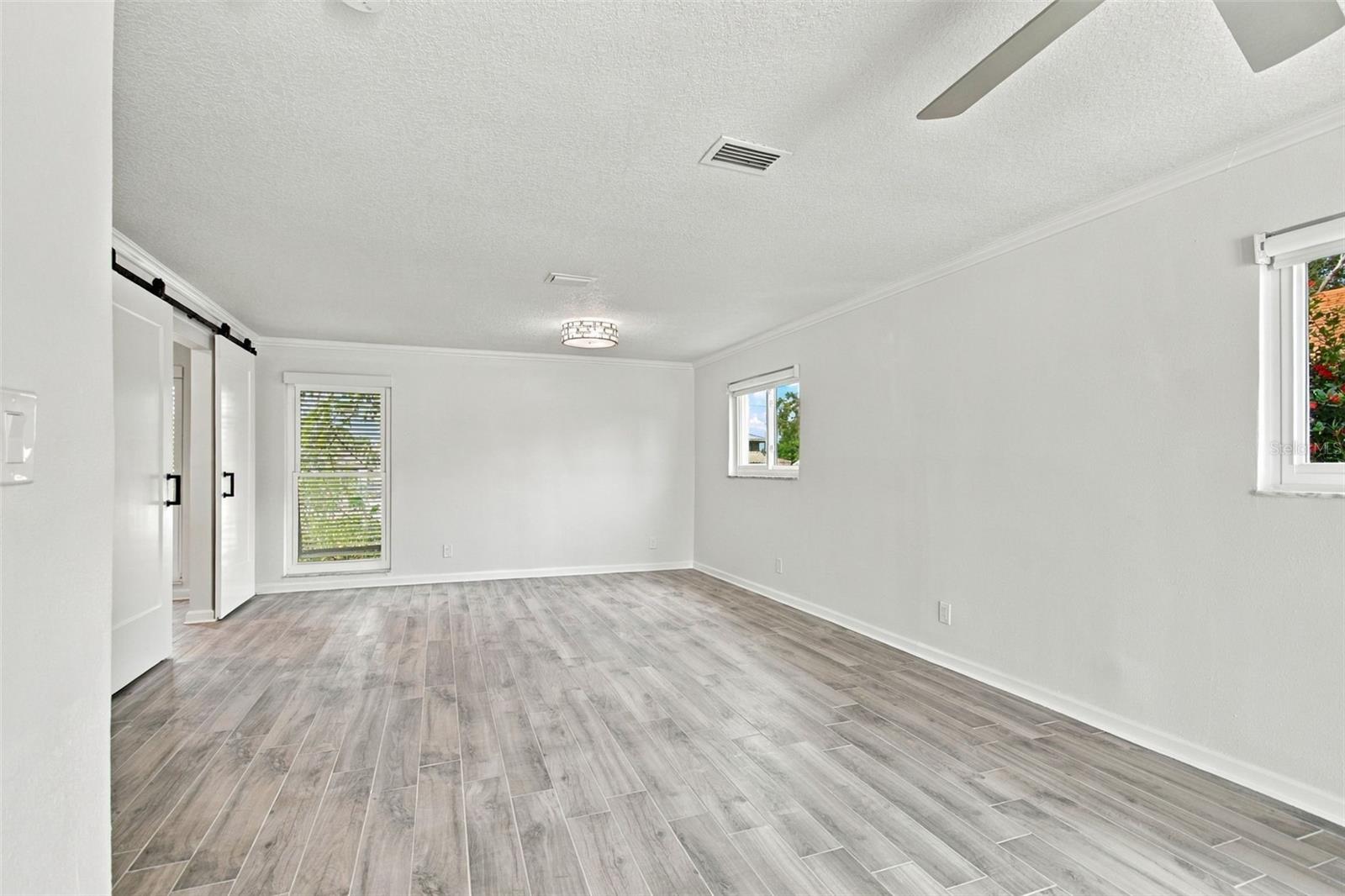 2078 NE MONTANA AVE NE — photo 56