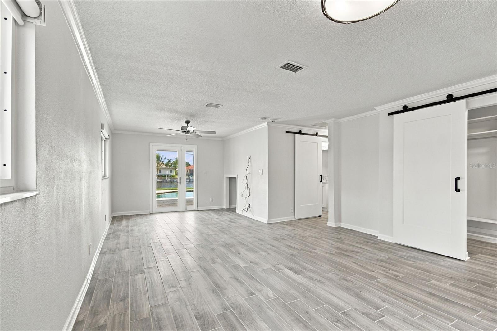 2078 NE MONTANA AVE NE — photo 54