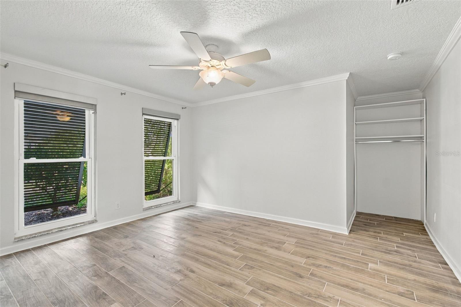 2078 NE MONTANA AVE NE — photo 33