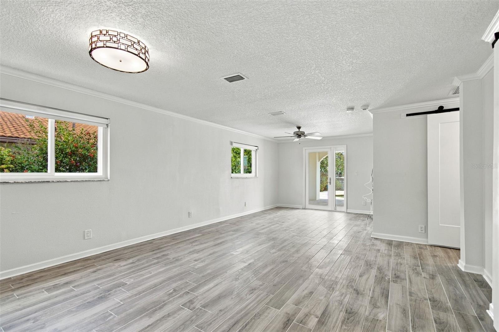 2078 NE MONTANA AVE NE — photo 53