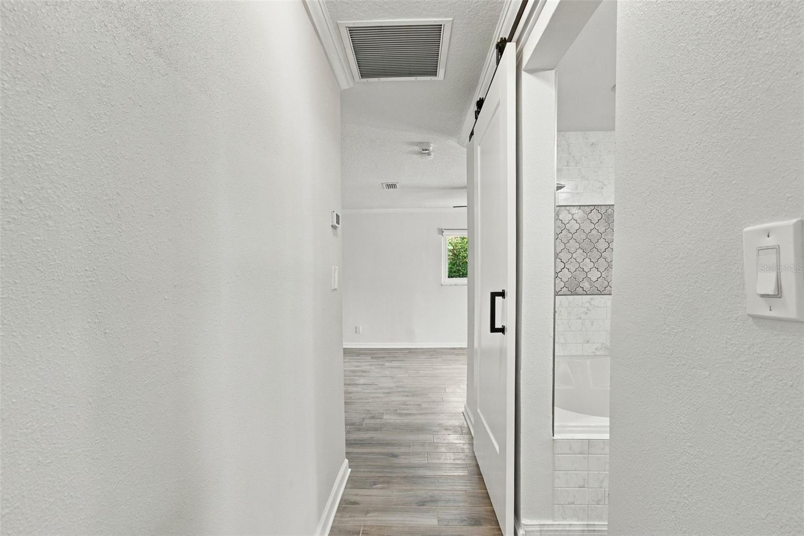 2078 NE MONTANA AVE NE — photo 47