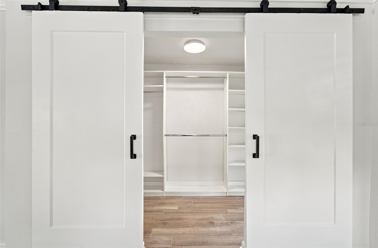 2078 NE MONTANA AVE NE — photo 57