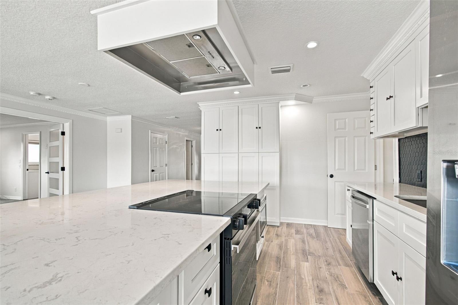 2078 NE MONTANA AVE NE — photo 18