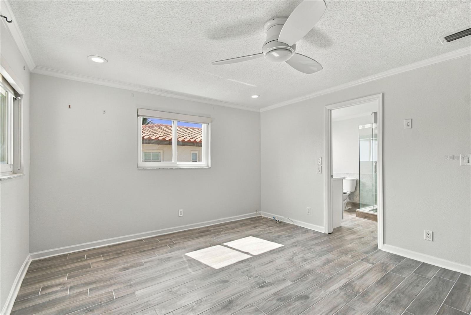 2078 NE MONTANA AVE NE — photo 39