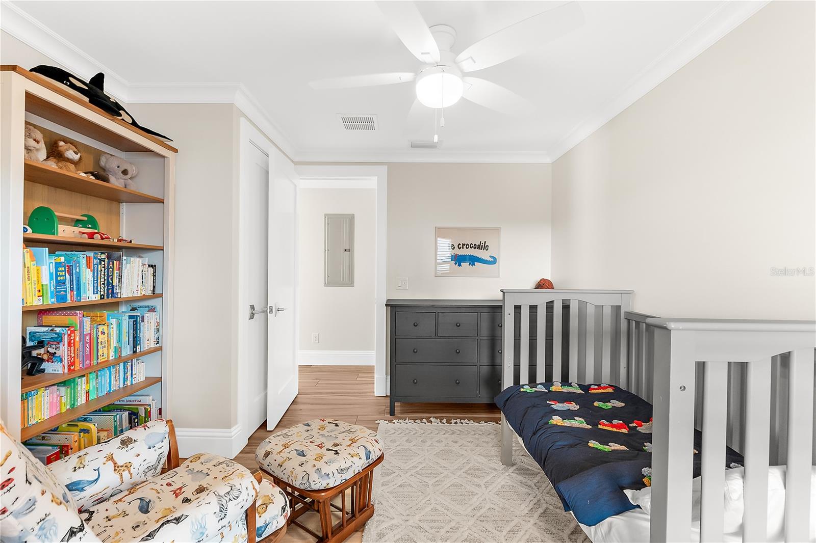 116 GARDEN LN — photo 28