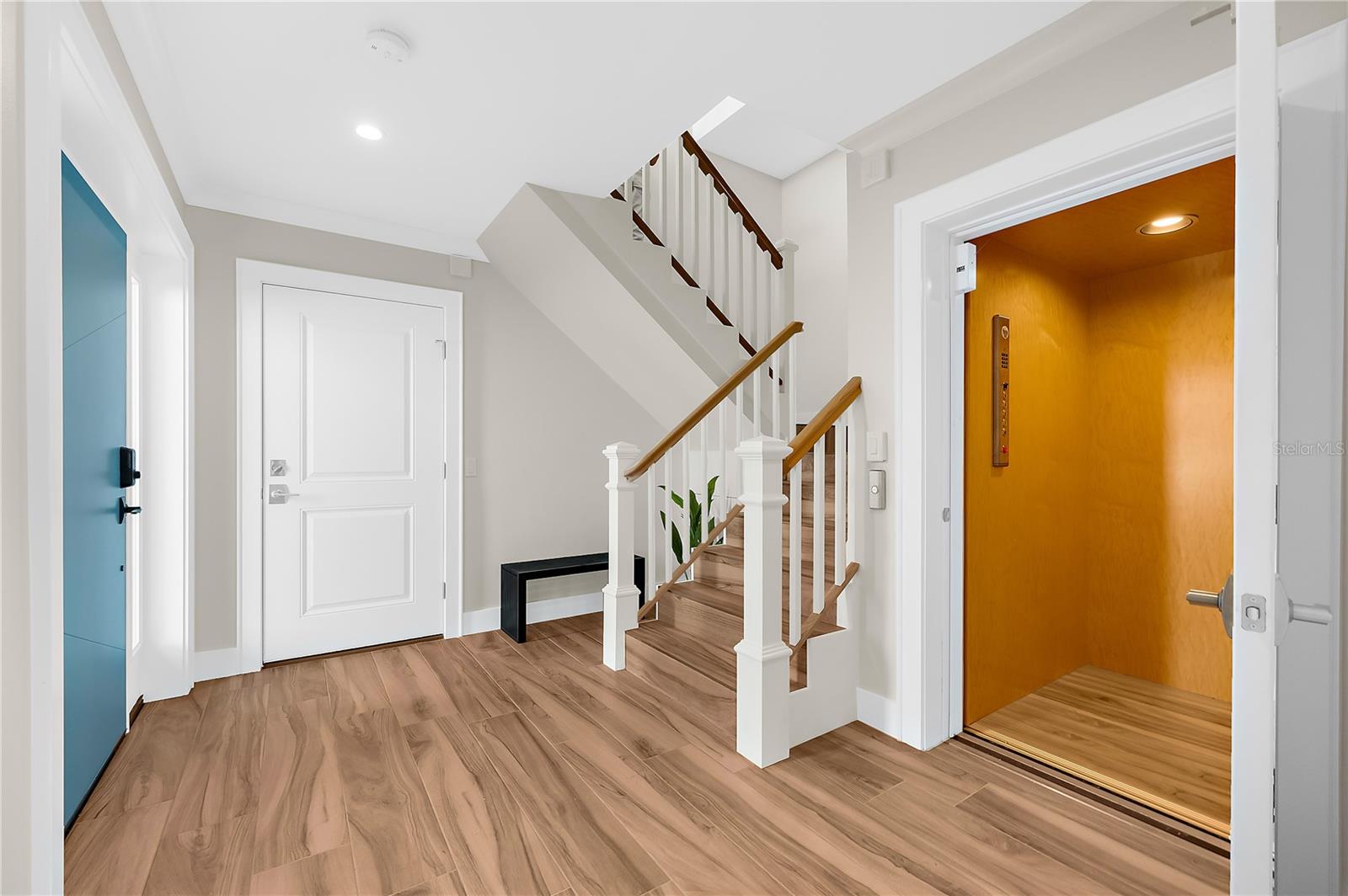 116 GARDEN LN — photo 35