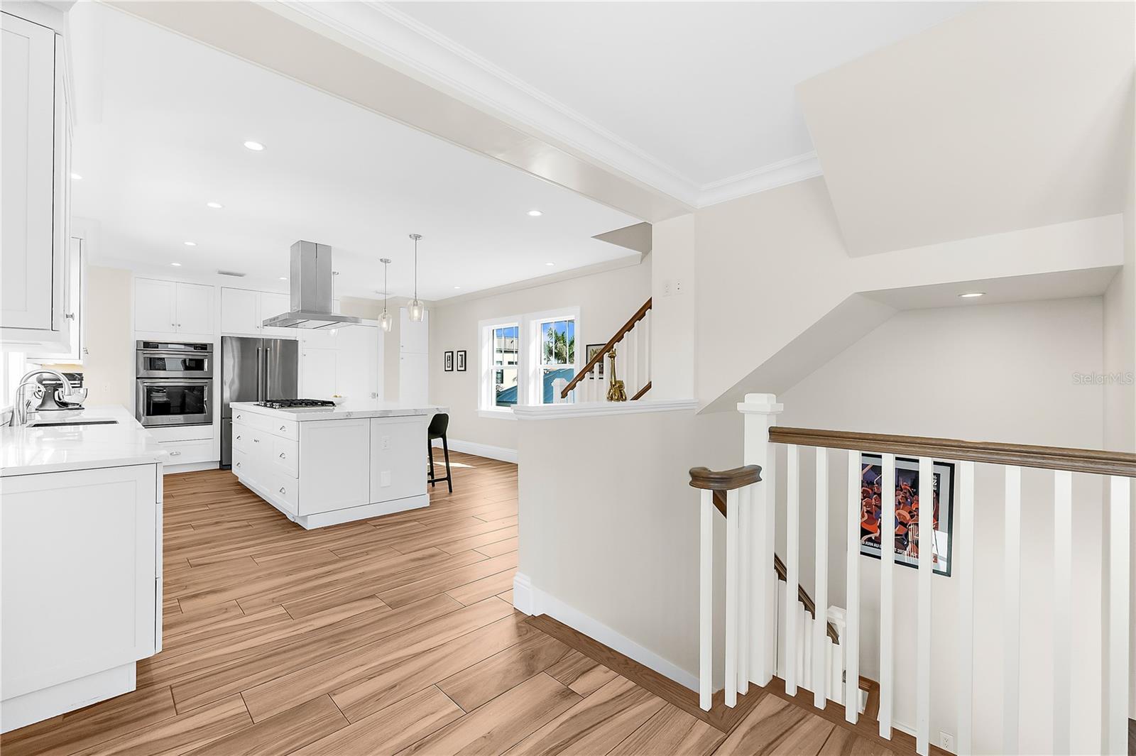 116 GARDEN LN — photo 9