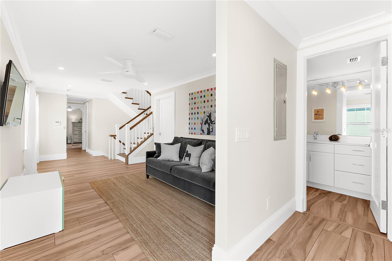 116 GARDEN LN — photo 26