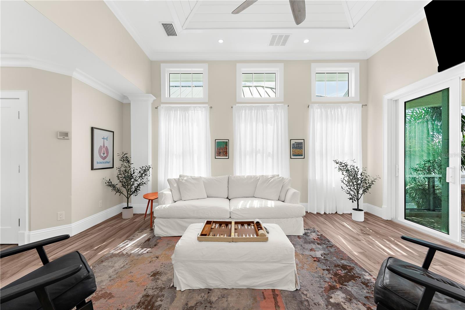 116 GARDEN LN — photo 4