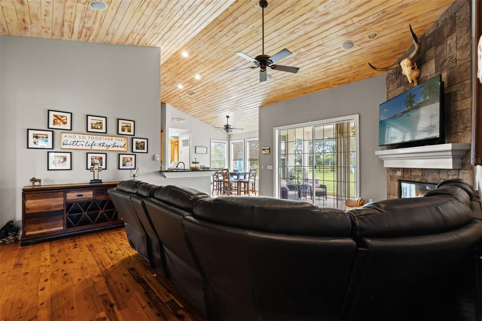 18351 KUKA LN — photo 16