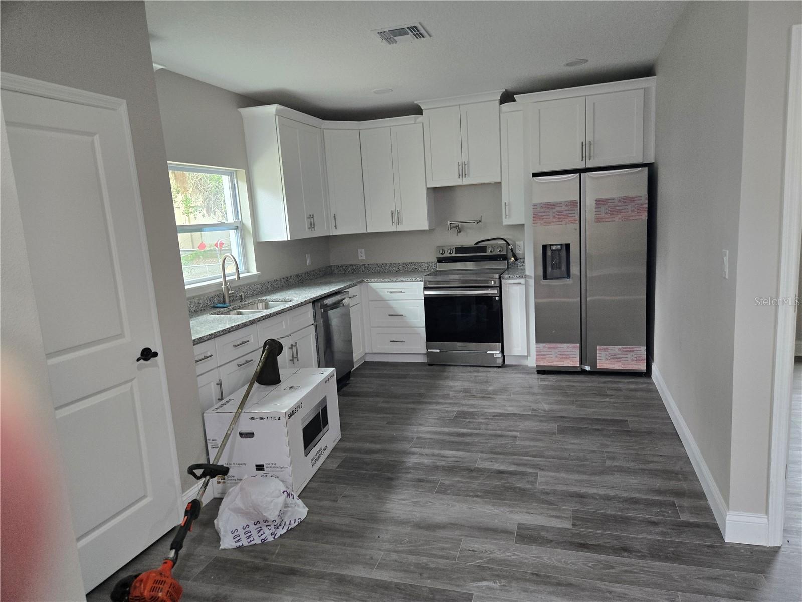 701 E LINEBAUGH AVE — photo 10