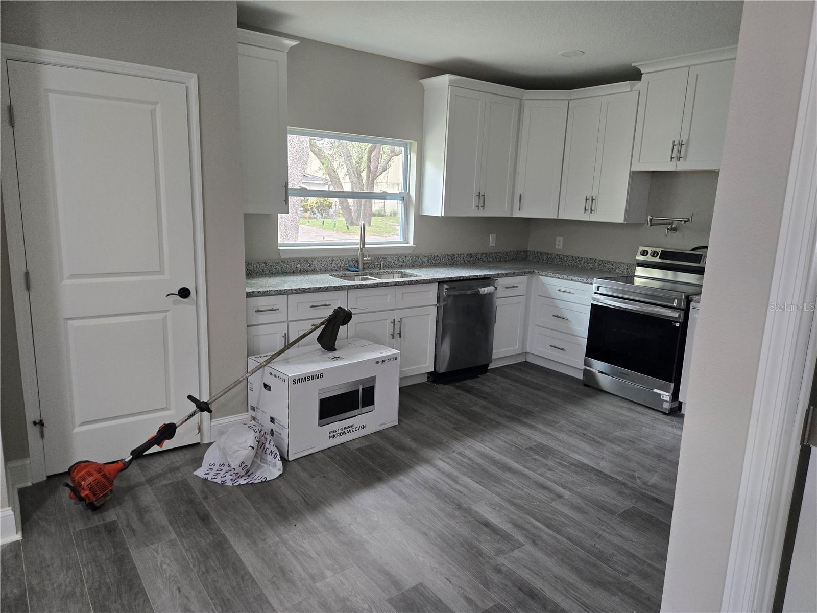 701 E LINEBAUGH AVE — photo 23