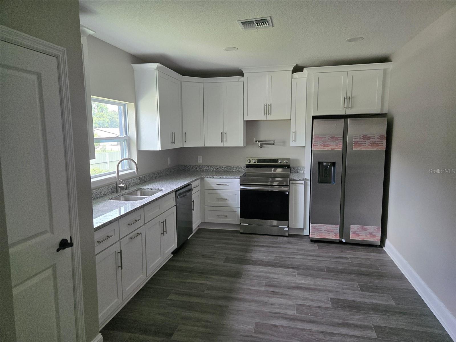 701 E LINEBAUGH AVE — photo 26