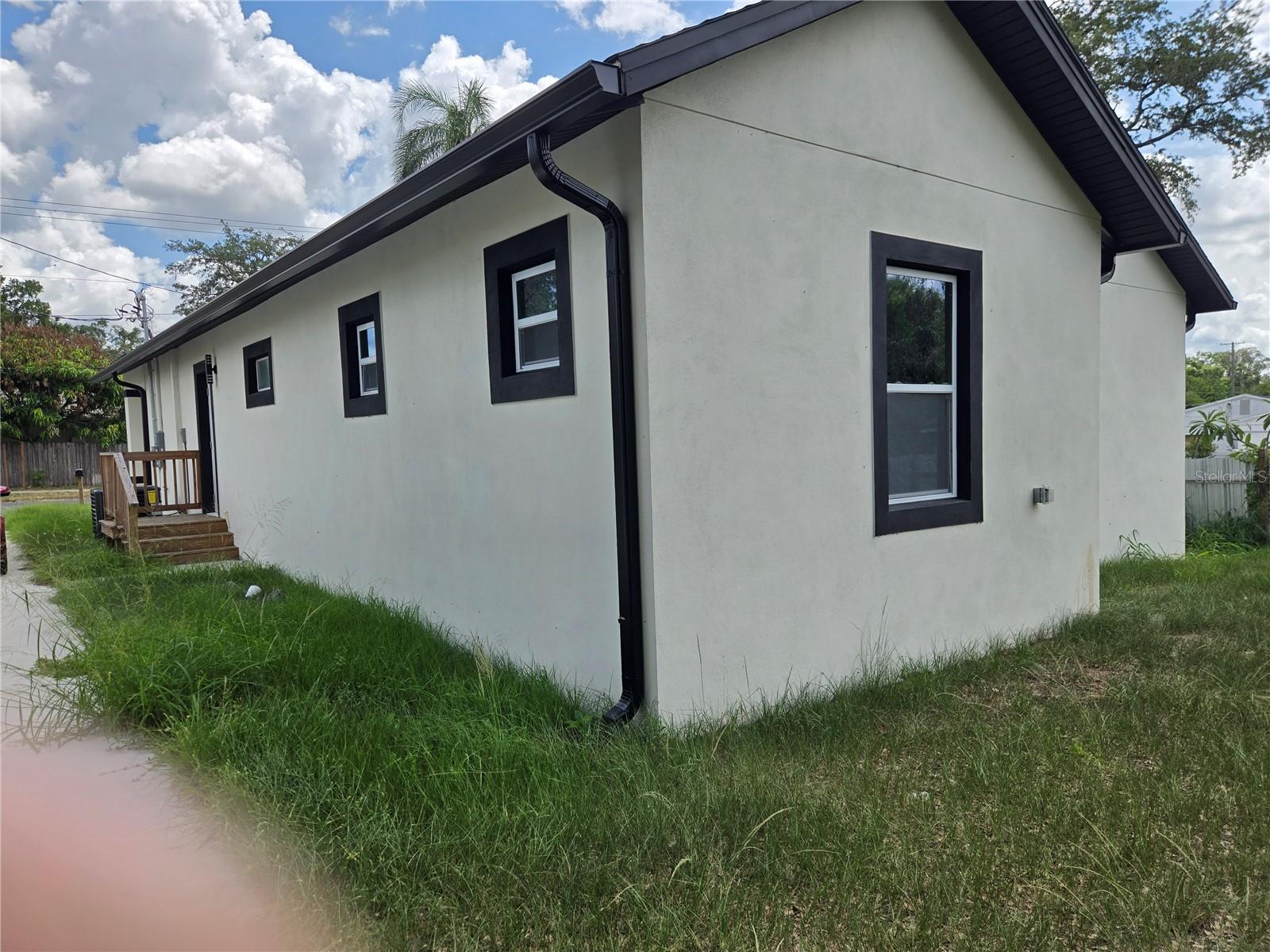 701 E LINEBAUGH AVE — photo 5